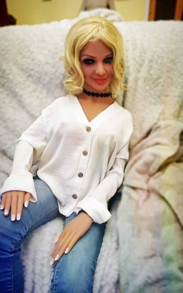 5899_1316_CuddlyKim.jpg
